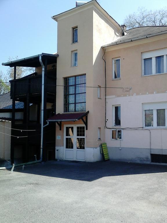 Belvarosi Vendeghaz Miskolc Ngoại thất bức ảnh